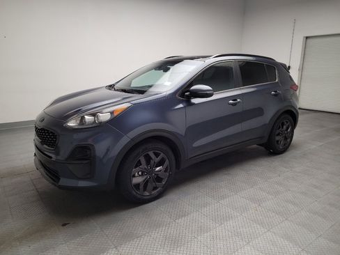 Used 2022 Kia Sportage Nightfall Edition FWD image 2