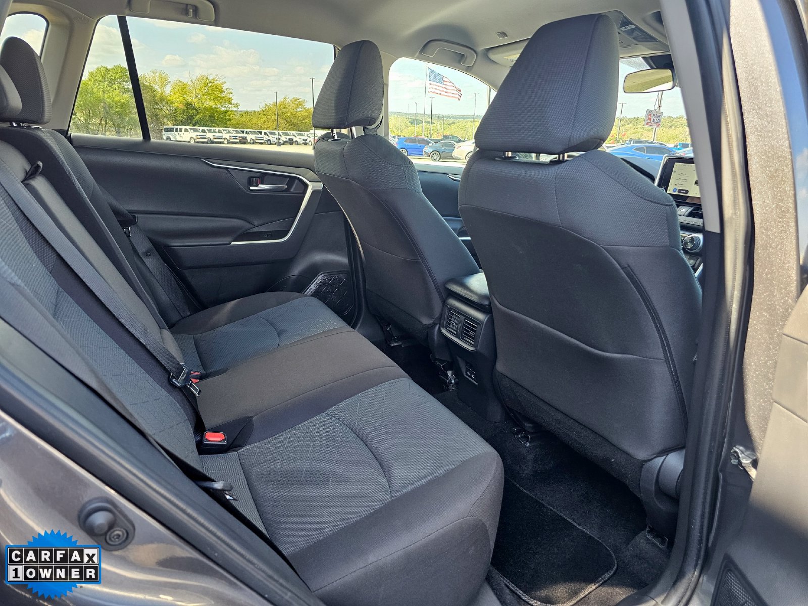 Used 2025 Toyota RAV4 XLE AWD/4WD image 32