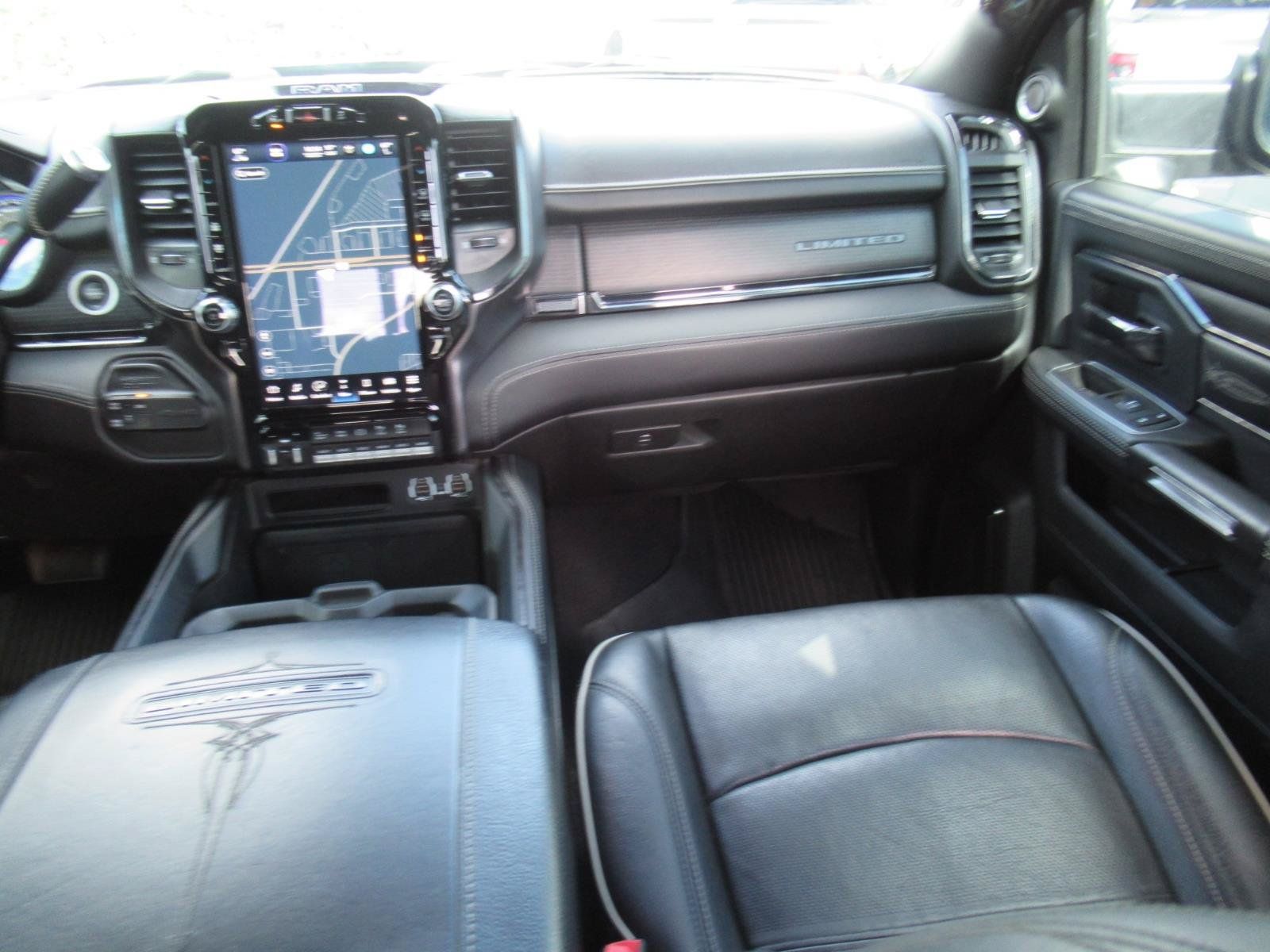 Used 2022 RAM 2500 Limited AWD/4WD image 14