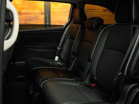 Used 2026 Honda Odyssey Elite image 11