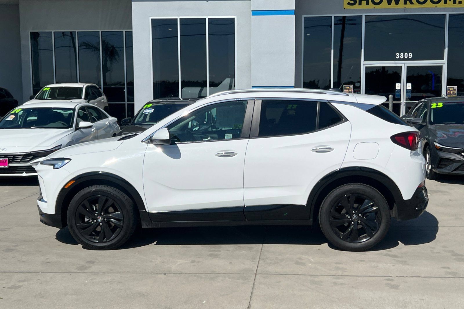 Used 2024 Buick Encore GX Sport Touring FWD image 8