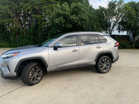 Used 2022 Toyota RAV4 Limited AWD/4WD image 19