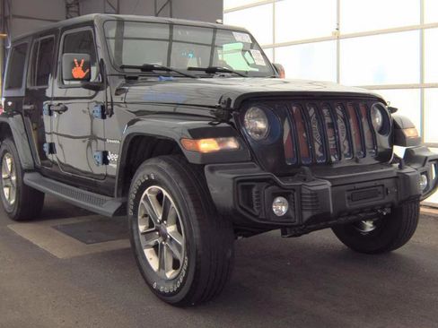 Used 2020 Jeep Wrangler Unlimited Sahara AWD/4WD image 4