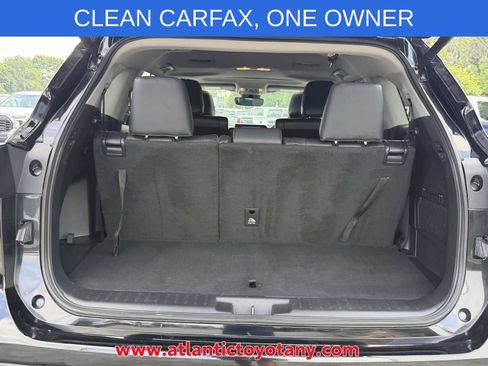 Certified 2025 Toyota Highlander XLE FWD image 9