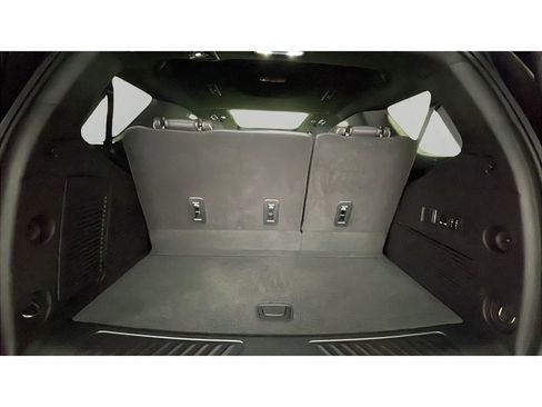 Used 2023 GMC Yukon SLT w/ SLT Luxury Package AWD/4WD image 18