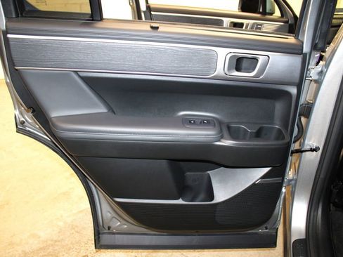 Used 2024 Hyundai Santa Fe Limited image 37