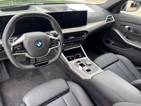 Certified 2025 BMW 330i xDrive Sedan w/ Premium Package AWD/4WD image 18