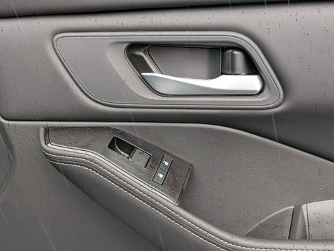New 2026 Nissan Rogue SV w/ Cold Weather Package FWD image 30