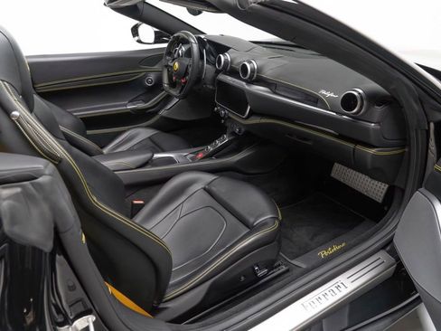 Used 2019 Ferrari Portofino image 42