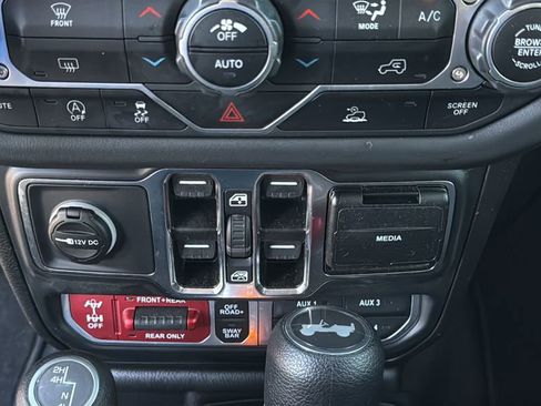 Used 2024 Jeep Wrangler Unlimited Rubicon image 8