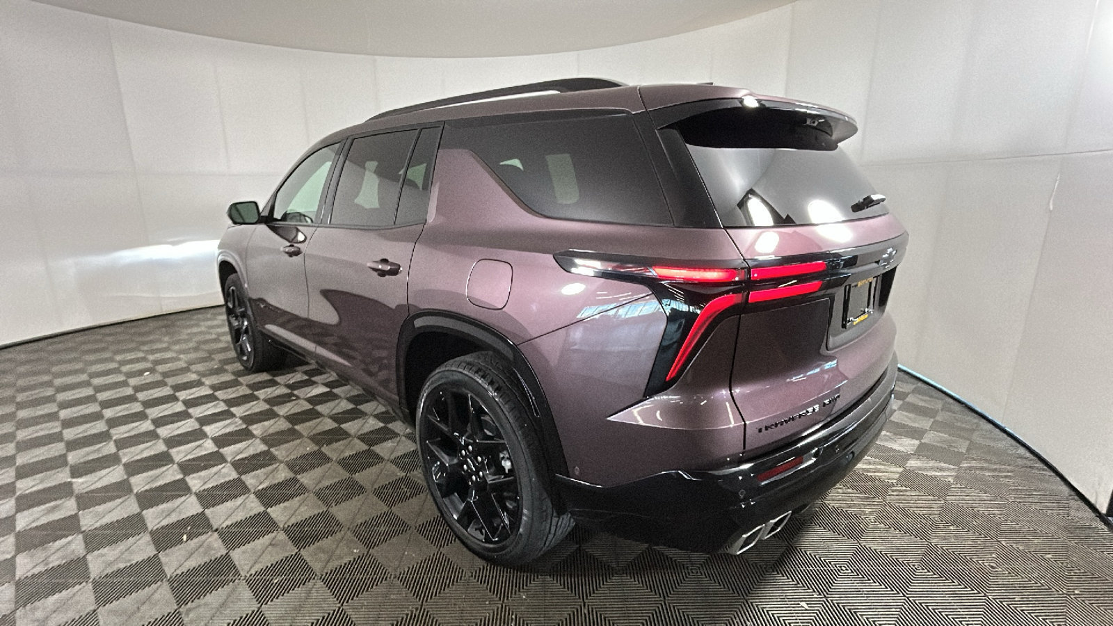 Used 2025 Chevrolet Traverse RS w/ LPO, Floor Liner Package AWD/4WD image 5