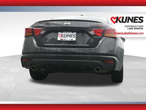Used 2024 Nissan Altima 2.5 SR FWD image 45