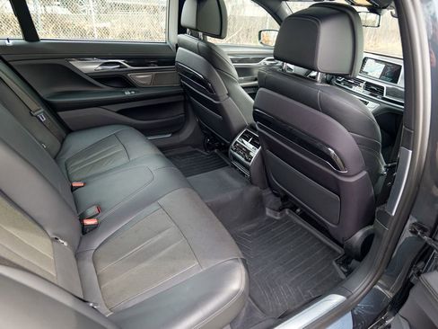 Used 2019 BMW 740i xDrive w/ Executive Package AWD/4WD image 31