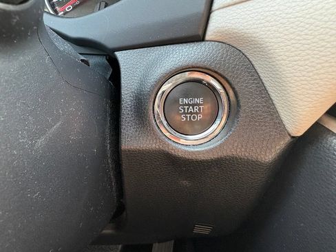 Used 2021 Toyota RAV4 XLE w/ Convenience Package AWD/4WD image 26