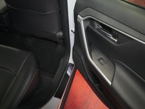 Certified 2020 Toyota RAV4 XLE Premium image 15