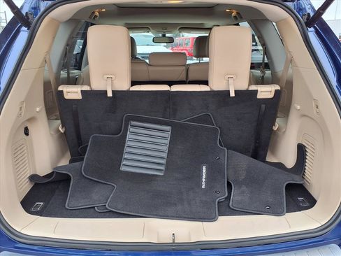 Used 2018 Nissan Pathfinder Platinum image 20