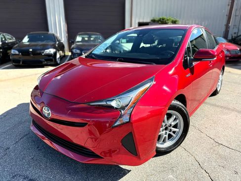 Used 2017 Toyota Prius Two image 4