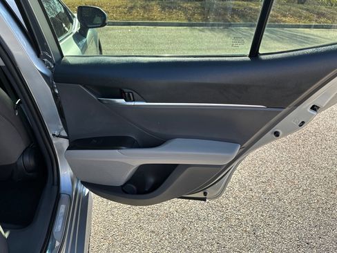 Used 2022 Toyota Camry LE image 16