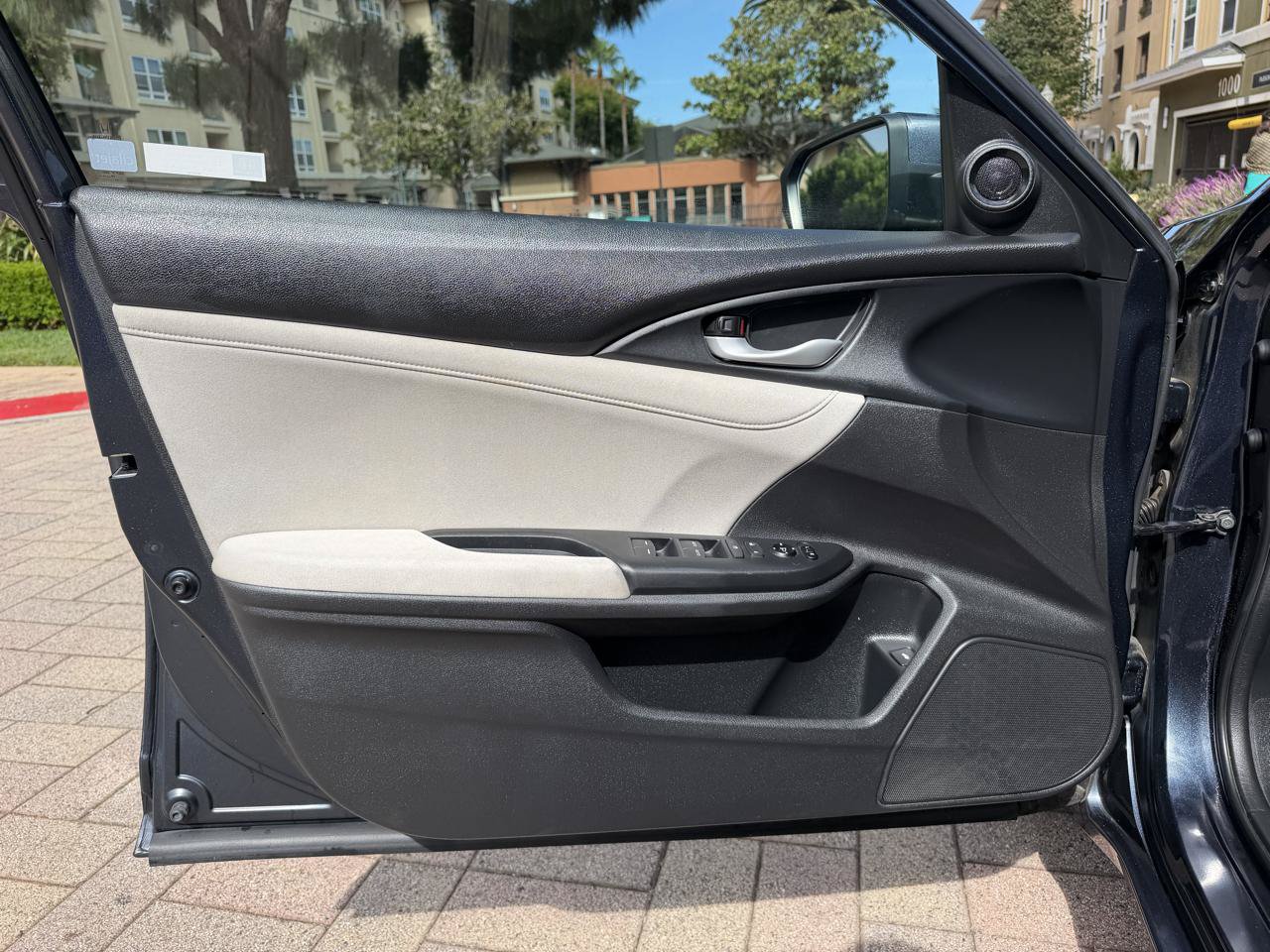 Used 2019 Honda Insight EX image 28