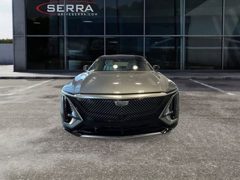 Used 2024 Cadillac Lyriq Luxury AWD/4WD image 6
