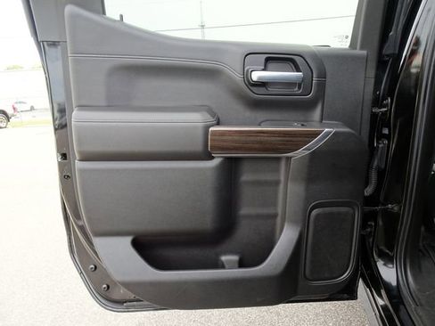 Used 2021 Chevrolet Silverado 1500 LT Trail Boss w/ LPO, Dark Essentials Package image 15