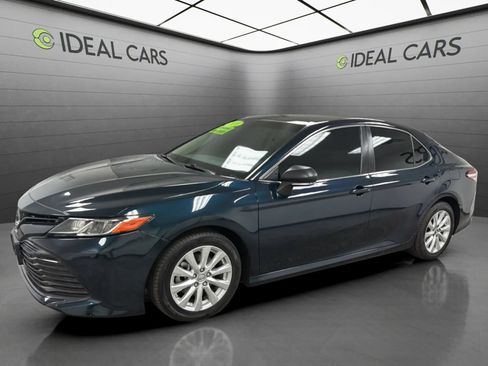 Used 2018 Toyota Camry LE w/ Convenience Package FWD image 1