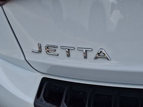 Certified 2024 Volkswagen Jetta Sport FWD image 34