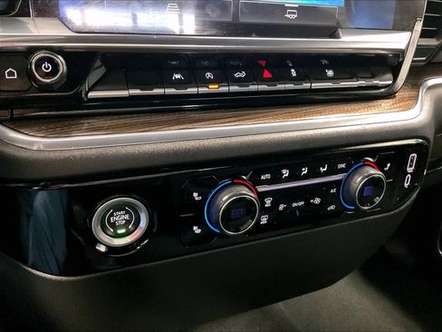 Used 2024 Chevrolet Silverado 1500 LT AWD/4WD image 25