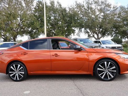 Used 2021 Nissan Altima 2.5 SR w/ SR Premium Package image 9