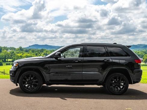 Used 2020 Jeep Grand Cherokee Altitude AWD/4WD image 6