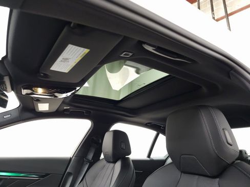 New 2026 BMW i5 eDrive40 image 12