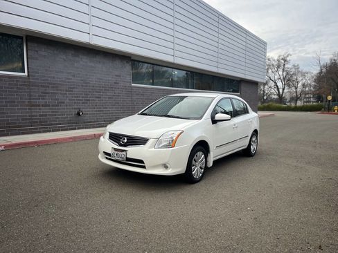 Used 2010 Nissan Sentra 2.0 S w/ Convenience Pkg image 1