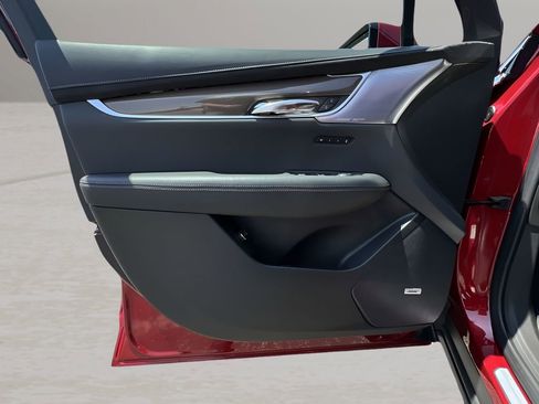 Used 2024 Cadillac XT6 Premium Luxury w/ Platinum Package image 23