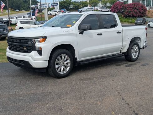 Used 2024 Chevrolet Silverado 1500 Custom RWD image 2