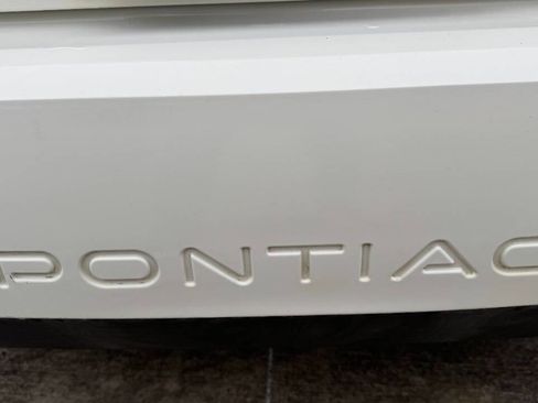 Used 2006 Pontiac Grand Prix Base 4dr Sedan w/ Sun And Sound Package image 23