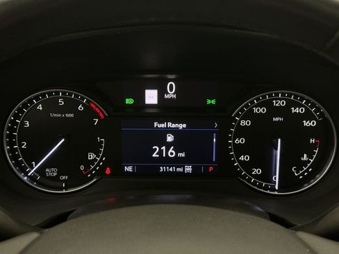 Used 2023 Cadillac XT4 Luxury w/ Cold Weather Package AWD/4WD image 13