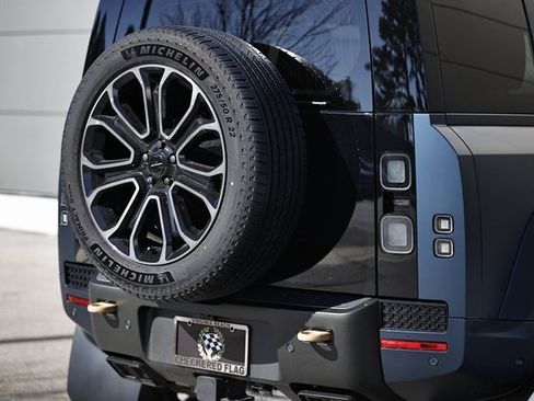 New 2026 Land Rover Defender 110 OCTA image 18