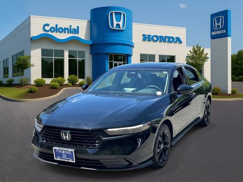 Used 2025 Honda Accord SE image 1