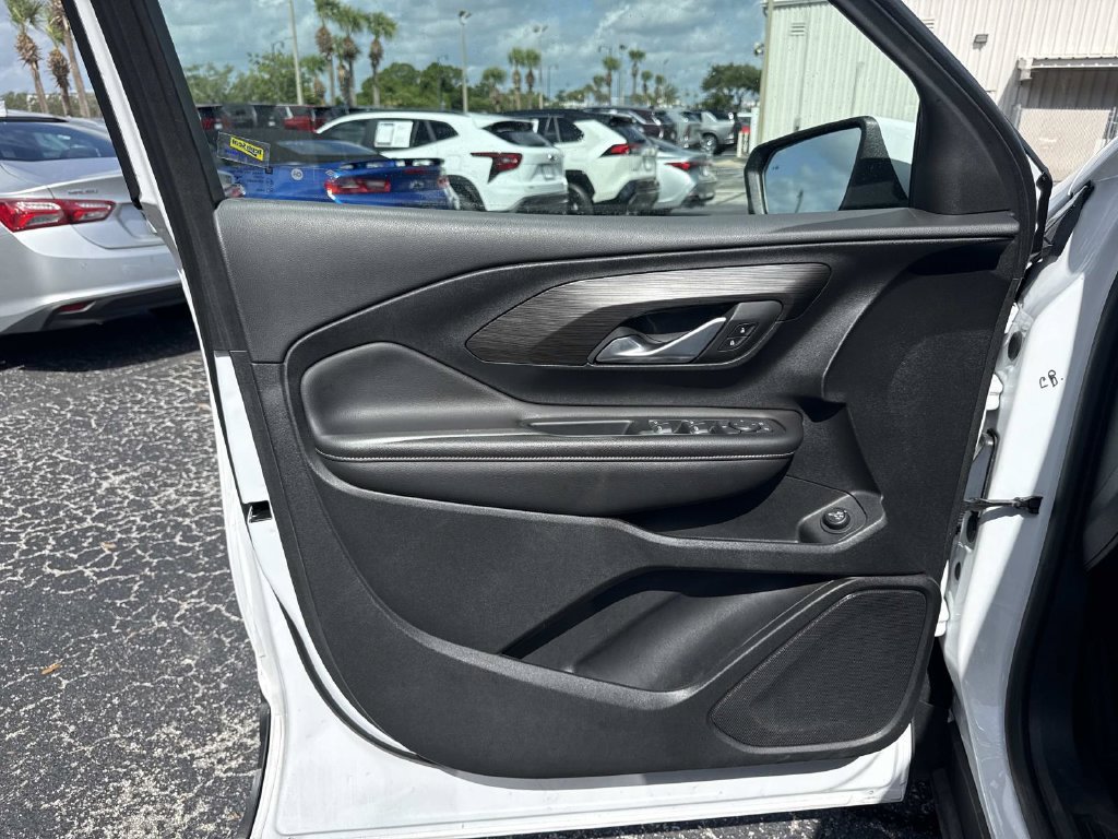 Used 2022 GMC Terrain SLE w/ Driver Convenience Package FWD image 18