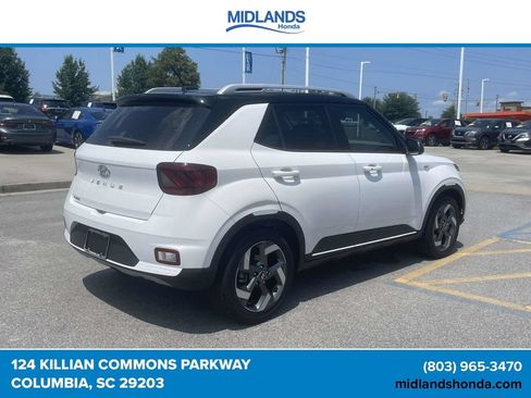 Used 2023 Hyundai Venue Limited FWD image 6