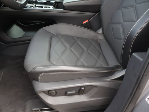 Used 2024 Volkswagen Atlas SE image 47