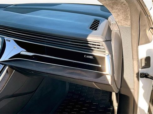 Used 2021 Audi Q8 Prestige image 16