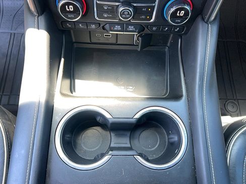 Used 2021 Chevrolet Tahoe Premier RWD image 19