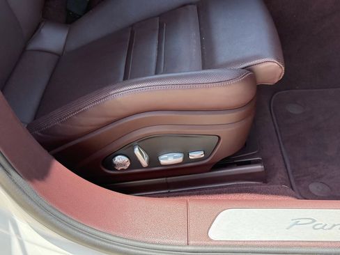 Used 2021 Porsche Panamera RWD image 24