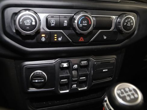 Used 2018 Jeep Wrangler Unlimited Sport S image 26