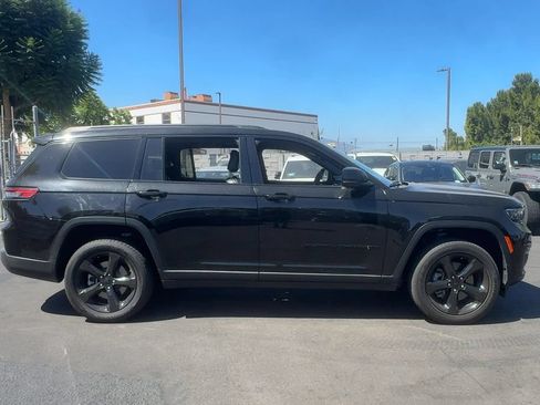 Used 2024 Jeep Grand Cherokee L Altitude RWD image 4