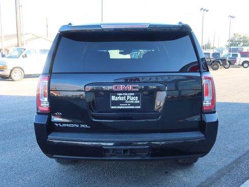 Used 2019 GMC Yukon XL SLT image 6