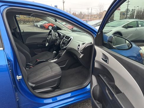 Used 2020 Chevrolet Sonic LT image 7