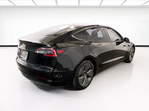 Used 2021 Tesla Model 3 Standard Range Plus image 4