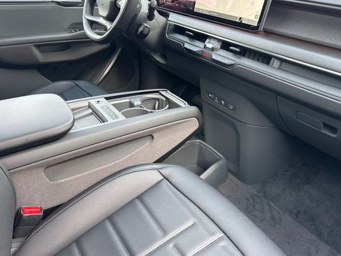 New 2026 Kia EV9 Land image 17